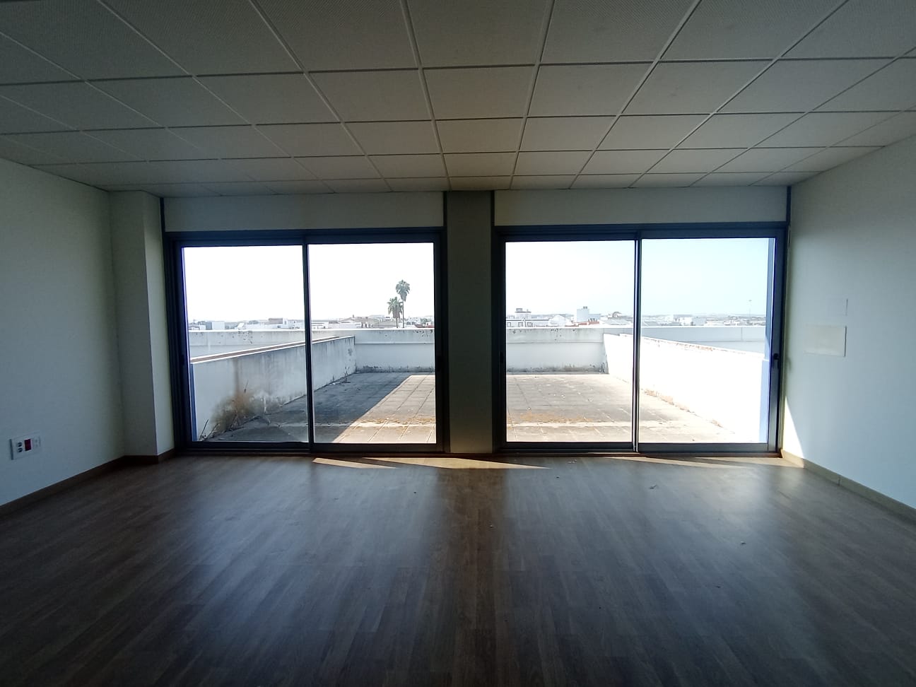 Local Comercial · El Cuervo · 1 hab.