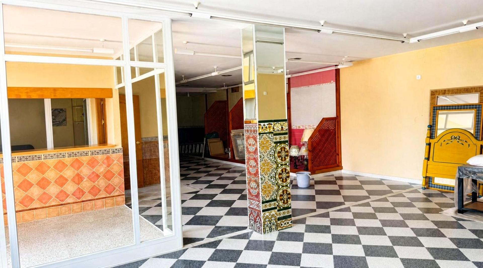 Nave Industrial · Sanlucar De Barrameda